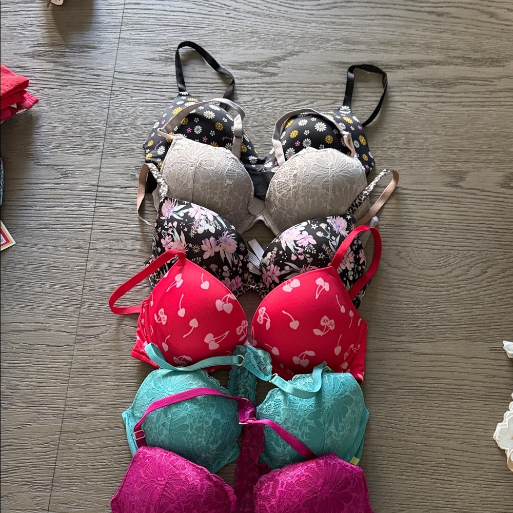 EUC 36c Victoria secretFloral & Lace Bra Bundle - Pink, Red, Teal, Black, Gray
